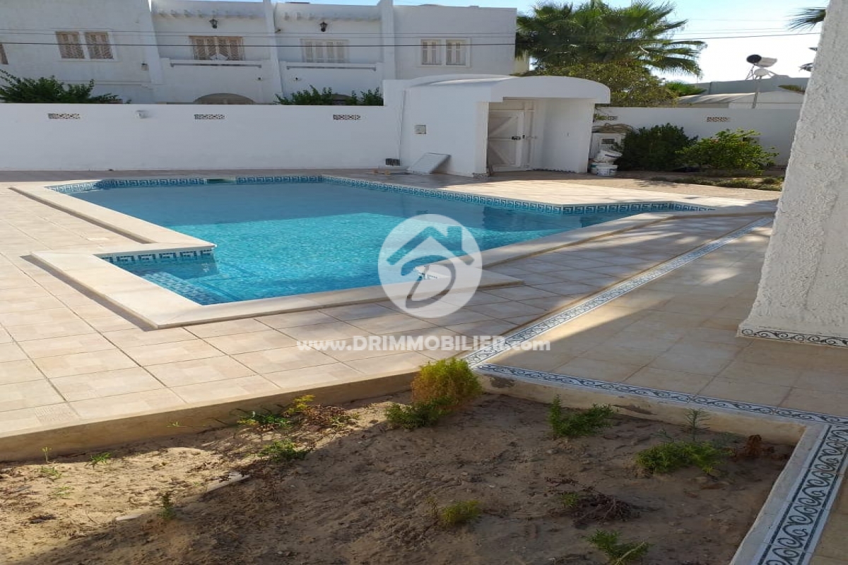 Réception Piscine au zone touristique city Hasdrubal -   Notre Chantiers Djerba